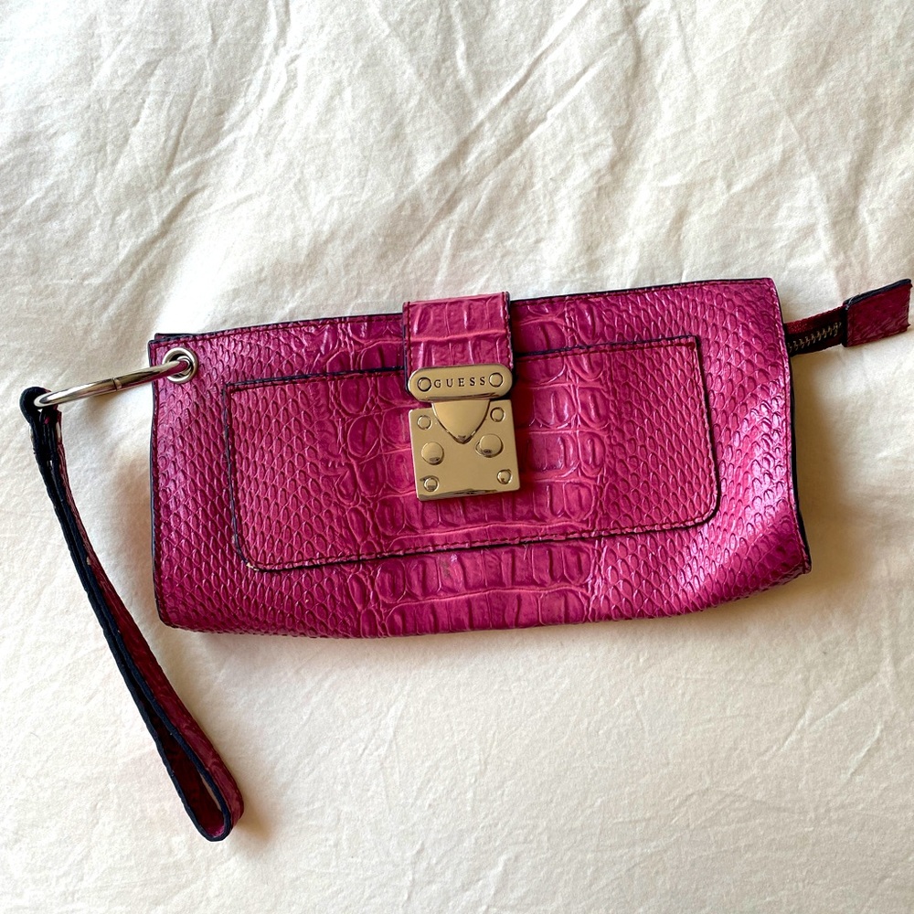 Guess Wristlet | Accessories